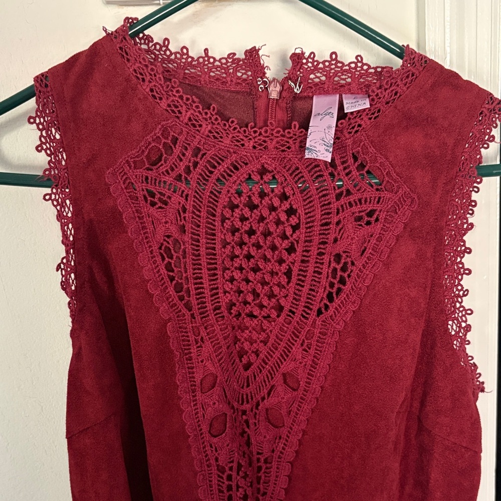 Suede Sleeveless Peplum - Picture 2 of 3
